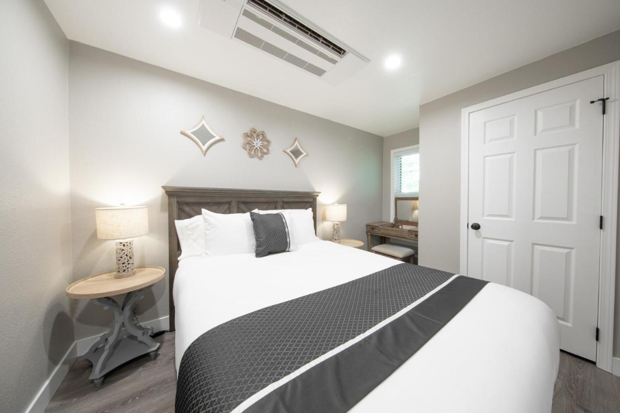 High Point Guesthouse - Next To Seattle Chinese Garden Екстер'єр фото