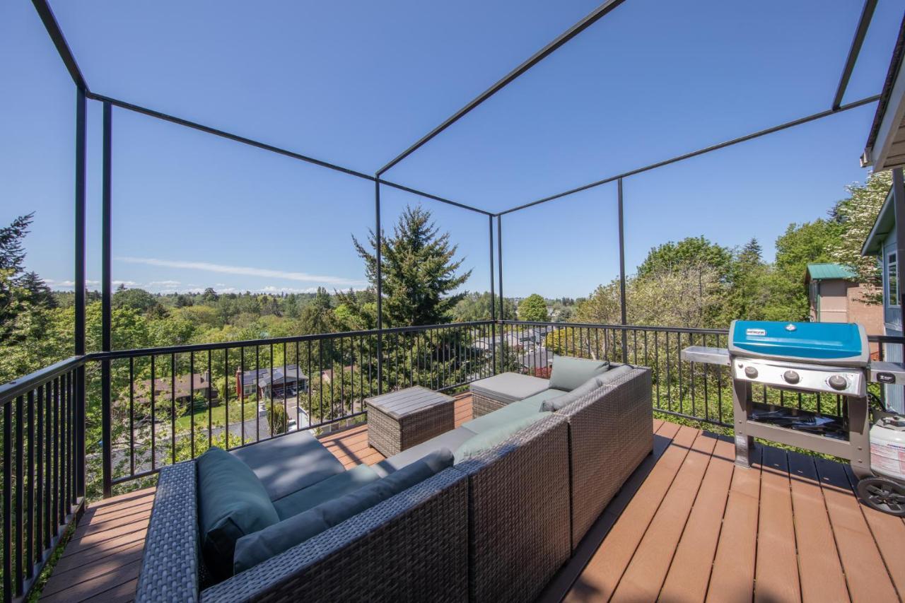 High Point Guesthouse - Next To Seattle Chinese Garden Екстер'єр фото