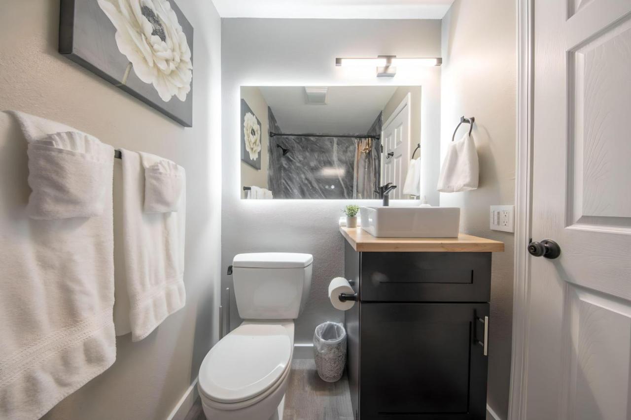 High Point Guesthouse - Next To Seattle Chinese Garden Екстер'єр фото