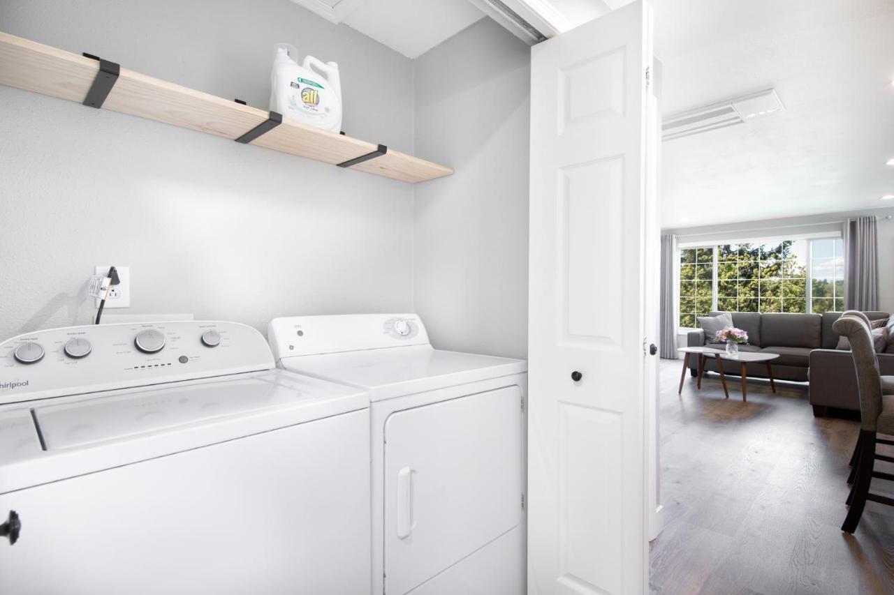 High Point Guesthouse - Next To Seattle Chinese Garden Екстер'єр фото
